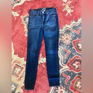 Good American: good legs jeans size 28/6